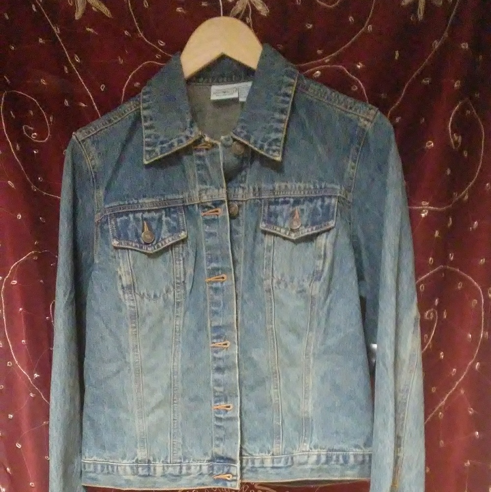 Stonewashed denim jacket.